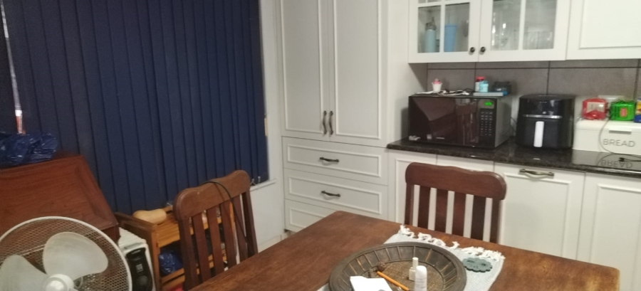 2 Bedroom Property for Sale in Hartenbos Central Western Cape